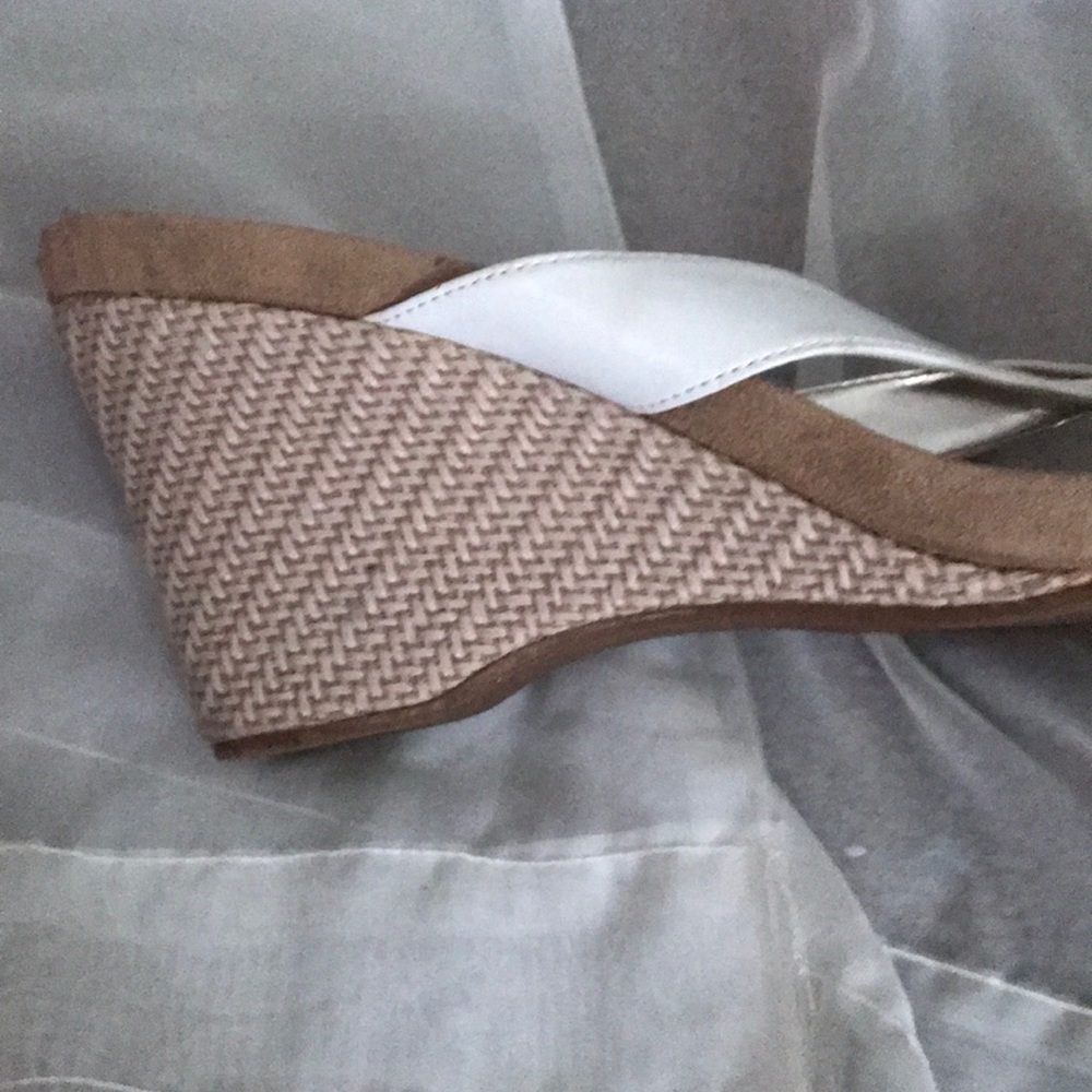 🌼Wedged Sandals!!🌼 - Picture 2 of 4